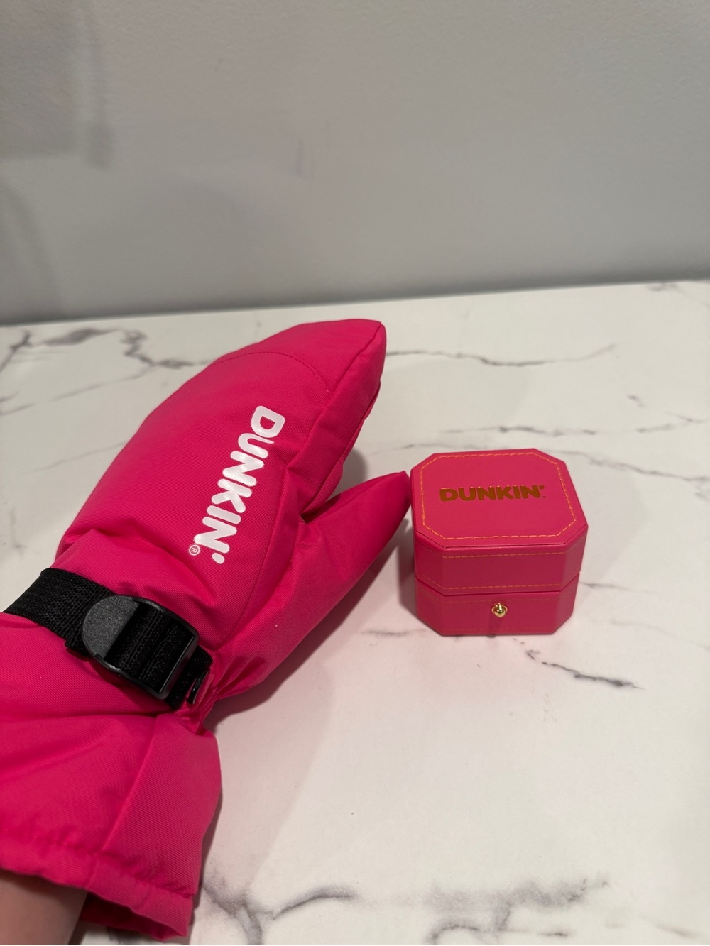 Dunkin Mitten and Ring Box